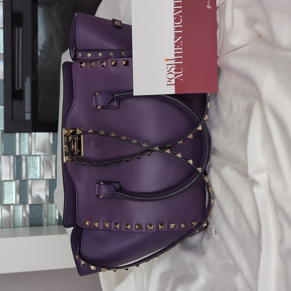 💯AUTHENTIC VALENTINO GARAVANI ROCKSTUD PURPLE LEATHER CROSSBODY WITH COA